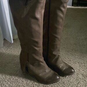 Women’s brown heeled boots